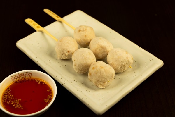 ODEN ALBONDIGAS DE CERDO Y CHAMPIS
