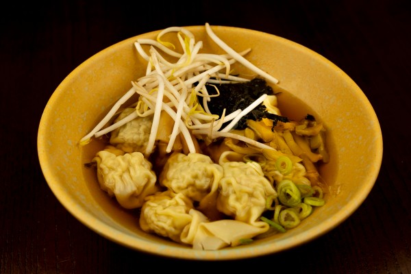 M122.WONTONS DE GAMBA Y CERDO