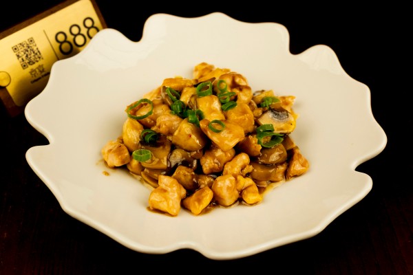 M98.POLLO SALTEADO CON CHAMPIÑON